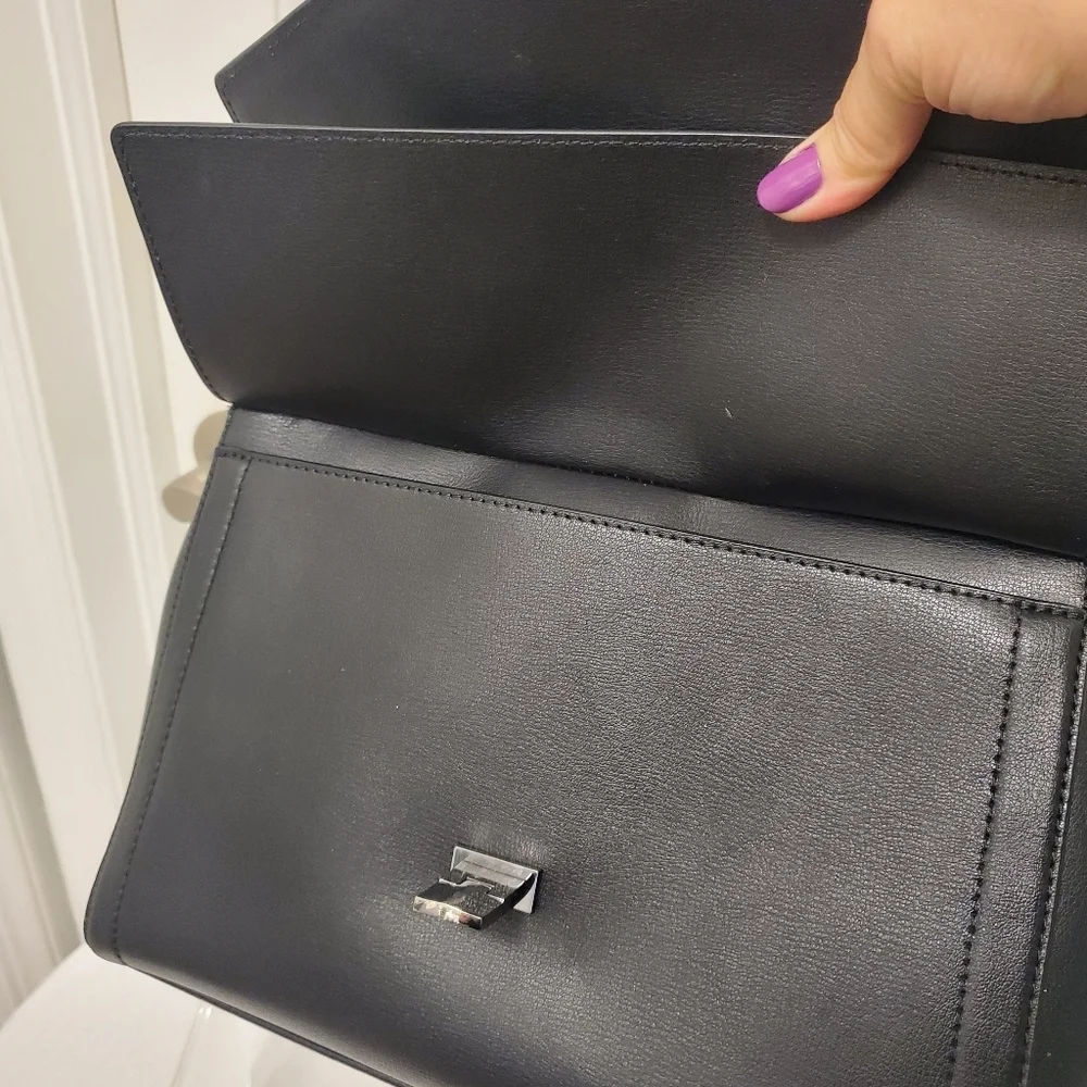 Michael Kors "KINSLEY" Black Leather Satchel, Business, Stylish, Chic - Picture 8 of 12